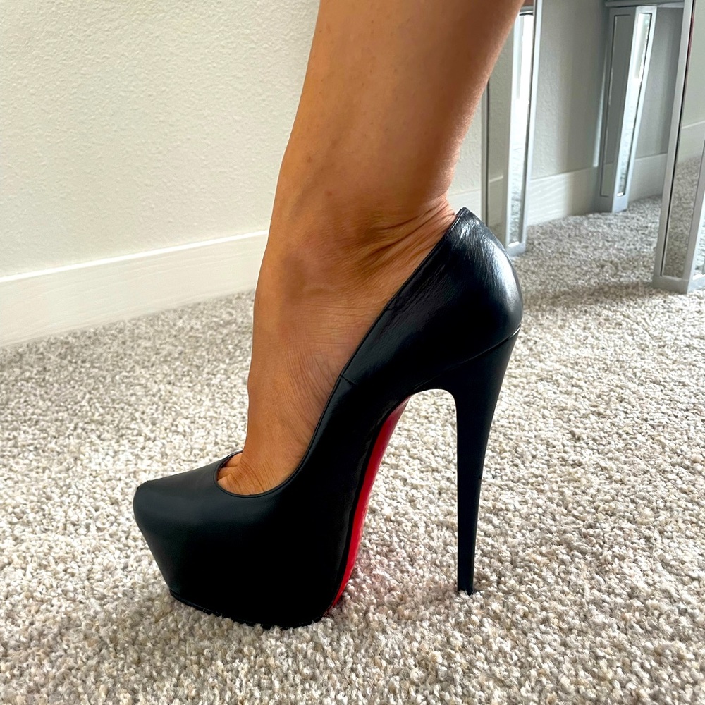 DISCONTINUED, SEXIEST SHOES you can own- my fave LOUBOUTIN DAFFODILES Size 37!🤤